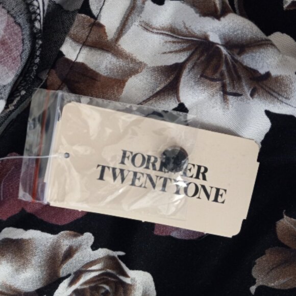 FForever 21 Women's Floral Mini Dress Sz S NWT Choker Neck Pockets Low Back - Picture 9 of 15